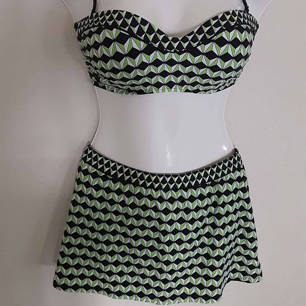 Two-piece swimsuit black green and white